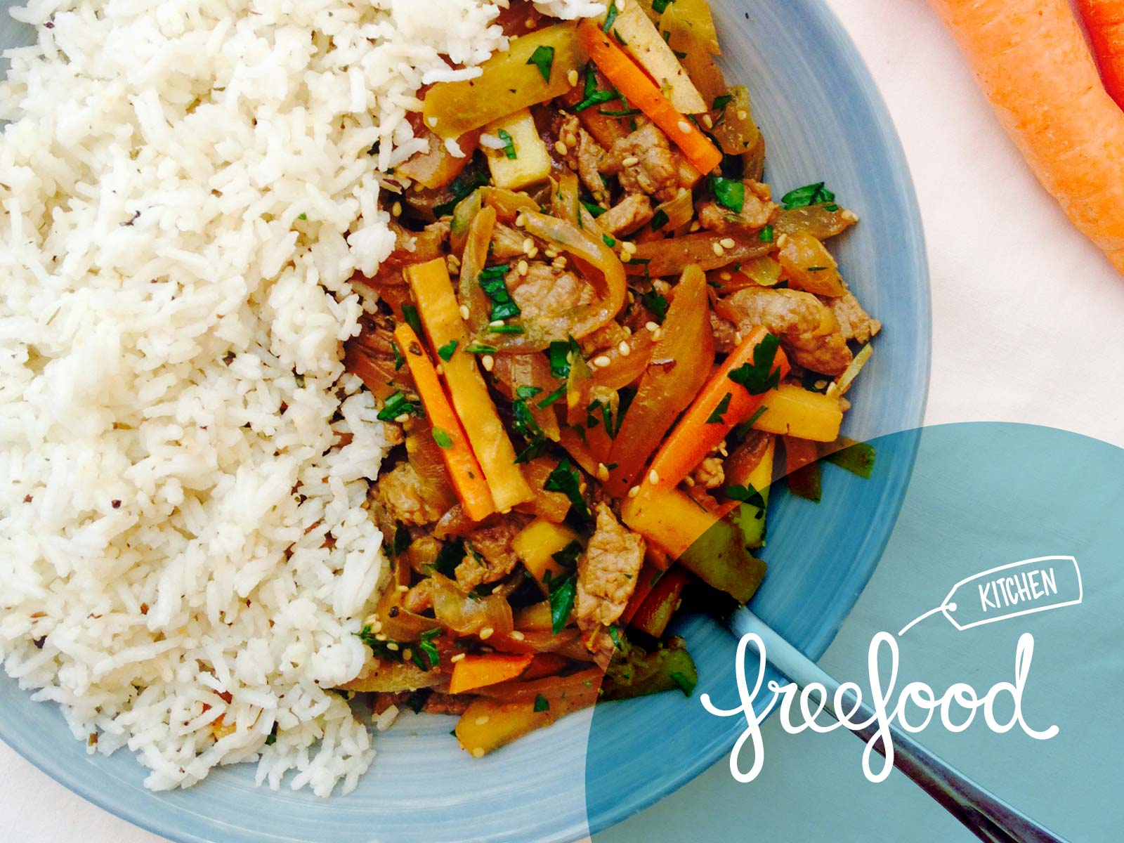 Ellos partícipe roble Wok de palitos de ternera y verduras de raíz con arroz thai - freefood